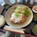 上田丸子グランヴィリオゴルフ倶楽部 - 揚げ鶏のみぞれ掛け定食　全景