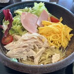 上田丸子グランヴィリオゴルフ倶楽部 - ぶっかけサラダ麺　アップ
