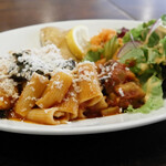 パリアッチョ - グリルチキンとアッラノルマのピアットウニコ