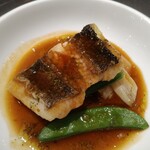 レストラン ラフィナージュ - スズキのポワレ、バジリコのピストゥソース