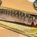 港町のモンキチ - 自家製〆サバ バチバチ炙り
