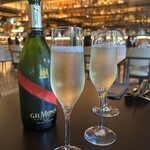 STELLAR WORKS Restaurant & Bar - 