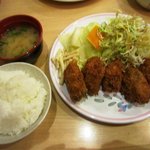 洋食屋 双平 - （期間限定）カキフライ定食　950円