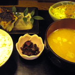 海鮮ろくまる - 料理写真:赤魚の焼魚定食＠600円です