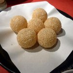 悠苑 - ゴマ団子