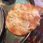 ベジキッチン - サービスで出してもらったパパド(^^)