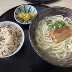 丸隆そば - 料理写真: