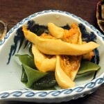 和食処 大ばん - お通し二品目:ゆでホヤ