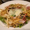 居酒屋 さん平 - ②温玉シーザーサラダ(税込680円)
温玉&カリカリベーコン&萵苣&水菜&蕃加&揚げ牛蒡チップス、粉チーズ掛け