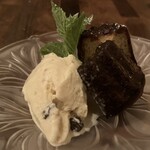 CANOA 武蔵小杉 - カヌレ ラムレーズンアイス添え