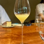 レストラン ナズ - ゴールデンキウイ フェンネル 笹の葉