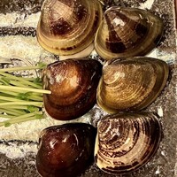 桑名蛤料理・蛤しゃぶしゃぶ 貝新 - しゃぶしゃぶの主役　天然のはまぐりたち