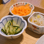 溢彩流香 餃子小厨 - 【欲張りセット@税込2,000円→1,870円（Vポイント利用）】前菜3種