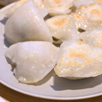 溢彩流香 餃子小厨 - 【欲張りセット@税込2,000円→1,870円（Vポイント利用）】水晶餃子 │ 土曜13:08頃訪問（食べログ予約を利用）