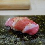 鮨 たな華 - 大トロ