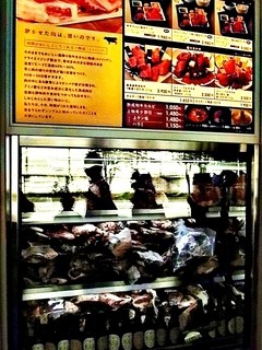 熟成和牛焼肉エイジング・ビーフ - 外から見える熟成庫