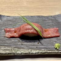 鉄板焼 grow 六本木店 - 最高級A5黒毛和牛の炙り寿司(いちぼ)