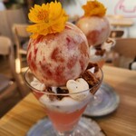 レガールのアイスパフェ屋 - 桃まるごとパフェ