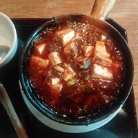 雪梅花 菜根譚 - グツグツと沸騰してるので、火傷に注意！辛さの中に旨味あり！