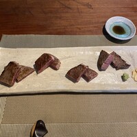 飛騨季節料理 肴 - 石焼ステーキ4種食べ比べ　内腿、ランプ、サーロイン、ランプ酒粕味噌漬け