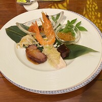 萬珍樓 本店 - 麒麟前菜盛り合わせ