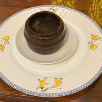 萬珍樓 本店 - 大山鶏と金華ハムの蒸しスープ