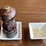 ビストロ felice - 胡椒と精製されていないゲラントの塩