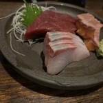 魚酔 - 刺身三種盛り　マグロ・サーモン・カンパチ