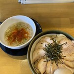 ラーメンのまめぞう - 料理写真:ダブルチャーシューつけ麺　麺大盛り