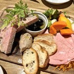 カルニセリア - タパス５種盛り