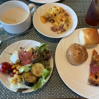 MIDO RESTAURANT PIC NIKA - 