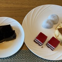 MIDO RESTAURANT PIC NIKA - 