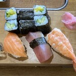 鳴門寿し - うなぎ　サーモン　マグロ　エビ