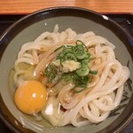 手打ちうどん つるや - つるやさんは釜玉を黄金うどんと呼びます！