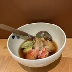 おばんざい・炙り焼き・酒 菜な - ごま豆腐とアボカドの揚げ出し　税込1000円