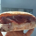 NiOR - 主食系サンド　苺と生ハム