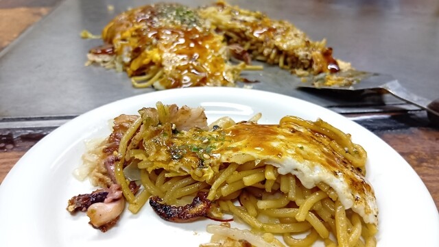 Hiroshima-fu Okonomiyaki Sacchan photo 2