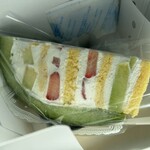 お菓子のたいよう - 料理写真:大玉まるごとメロンショート！