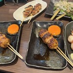 炭焼処 朝乃男 - 月見つくね美味しい！