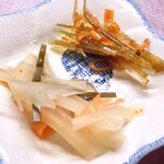 おでん め組 - <'14/09/22撮影>本日のめ組定食 1080円 の人参と牛蒡の甘辛煮、大根と人参と昆布の煮物