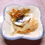 おでん め組 - <'14/09/22撮影>本日のめ組定食 1080円 の人参と牛蒡の甘辛煮、大根と人参と昆布の煮物