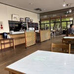 日光湯元レストハウス - 店内広くてゆったりできる〜