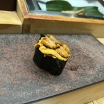 すし匠 - 赤雲丹軍艦