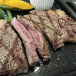 Steak Restaurant Hishiya Kaizokusen - 미디엄 레어 구이 정도