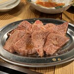 焼肉ホルモンしづる - 特選？上？カルビ