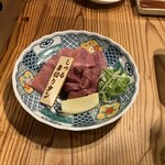 焼肉ホルモンしづる - 厚切りタン　食べ比べ
