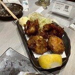 めしや ヒナタ俱楽部 - 鶏の唐揚げ