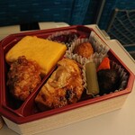 デリカステーション - 料理写真:二段重　山　～鶏とだし巻卵～