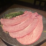 本町肉倶楽部 tongue be - 