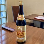 楽山 - 8年紹興酒ボトル3,050円